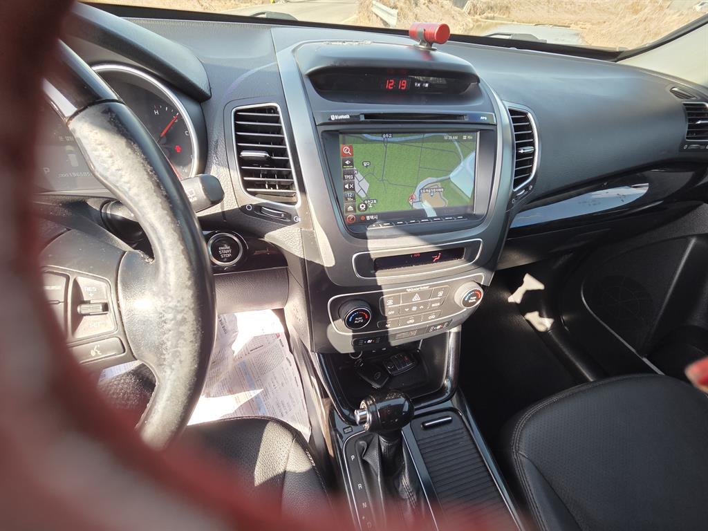 KIA Sorento - Vista 12