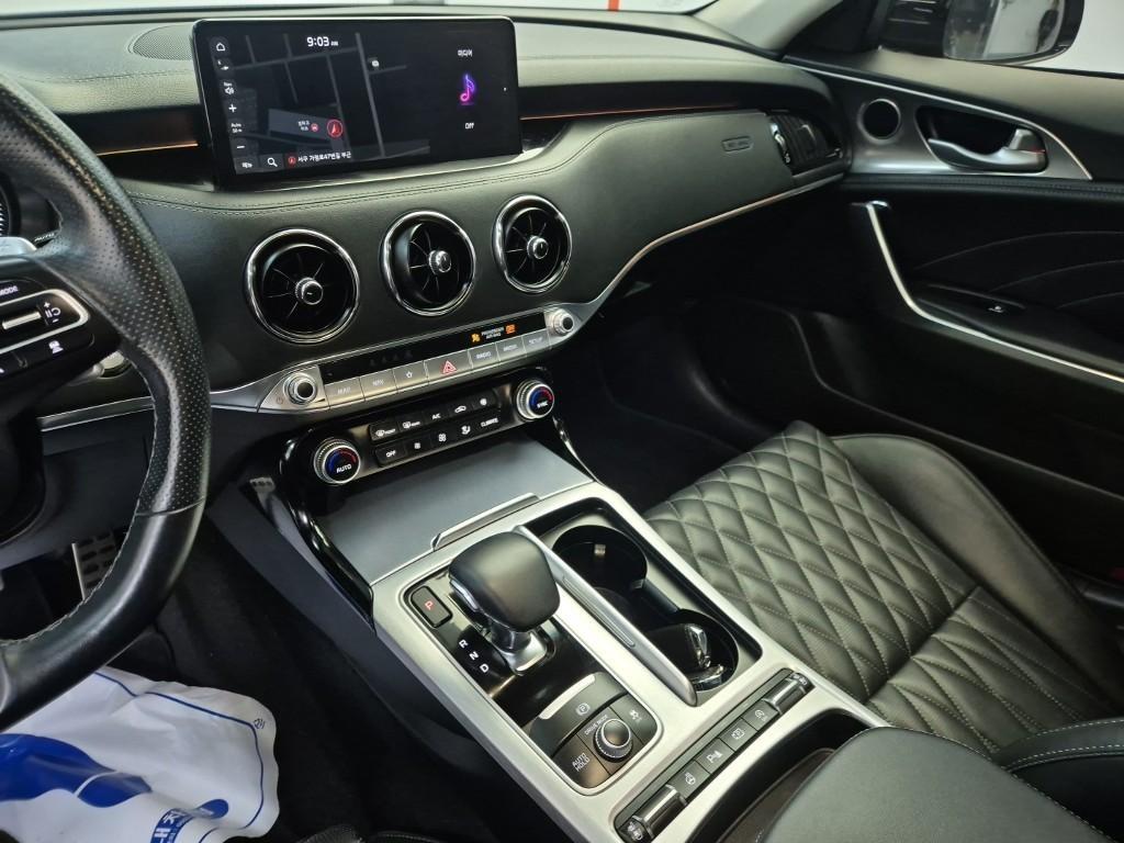 KIA Stinger - Vista 10