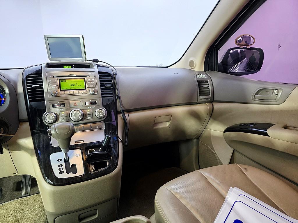 KIA Carnival - Vista 10