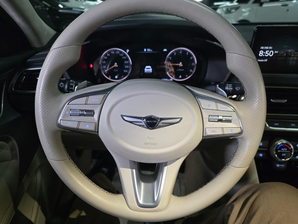 Genesis G70 - Vista 5