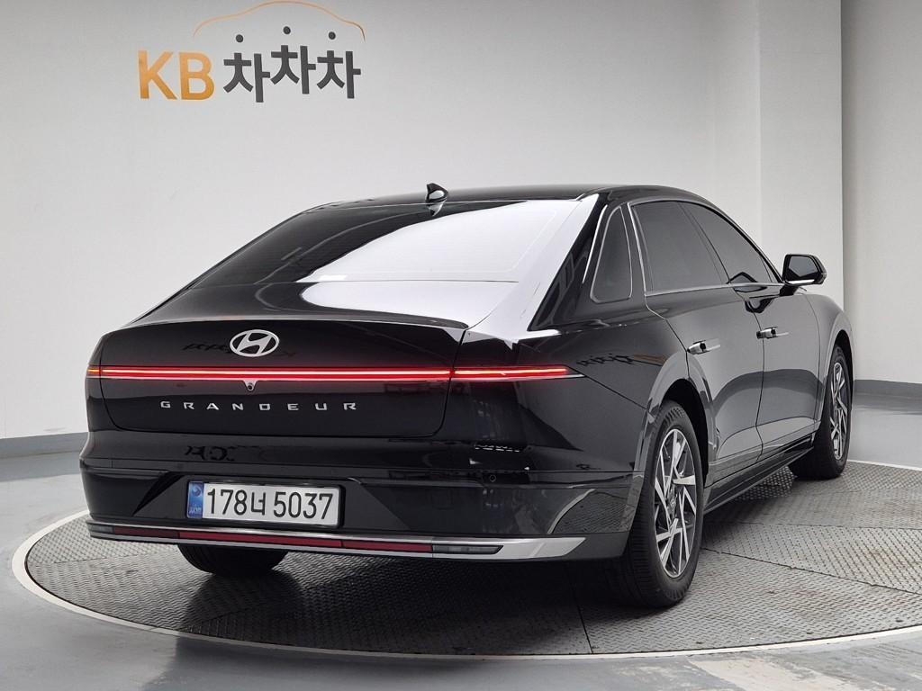 HYUNDAI Grandeur - Vista 4