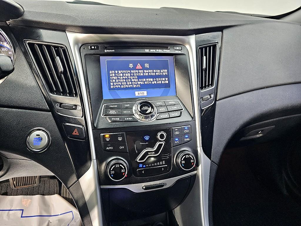 HYUNDAI Sonata - Vista 12