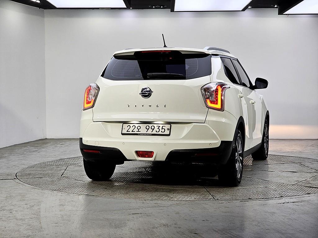 Ssangyong Tivoli - Vista 3