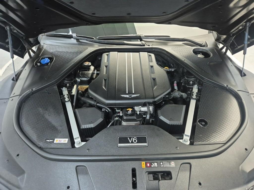 Genesis G90 - Vista 5