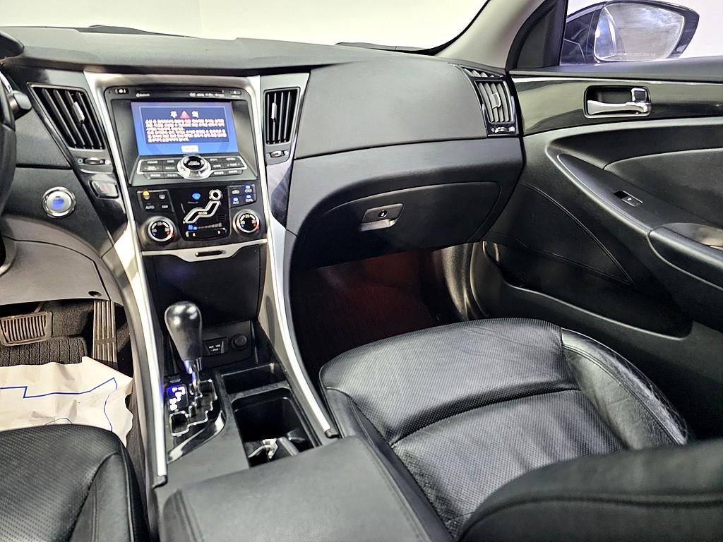 HYUNDAI Sonata - Vista 10