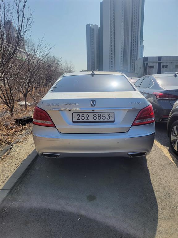 HYUNDAI Equus - Vista 3