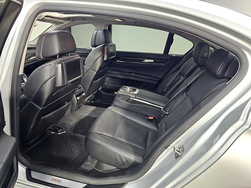 BMW 7 Series - Vista 9