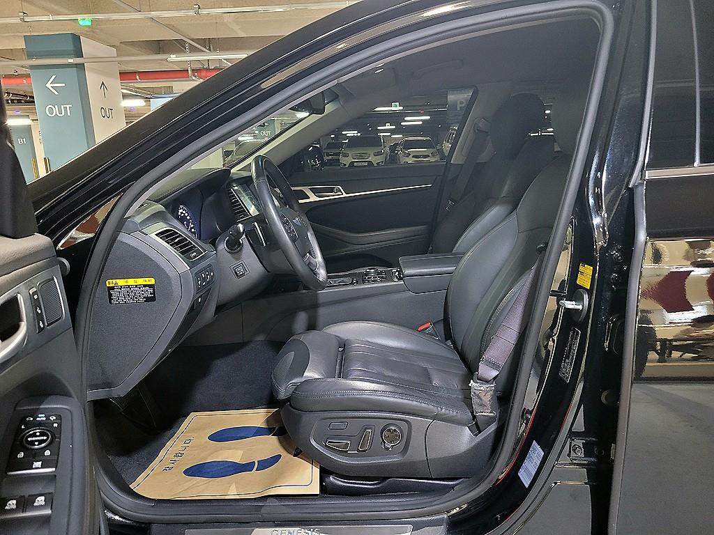 HYUNDAI Genesis - Vista 7