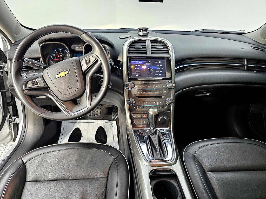 Chevrolet Malibu - Vista 5