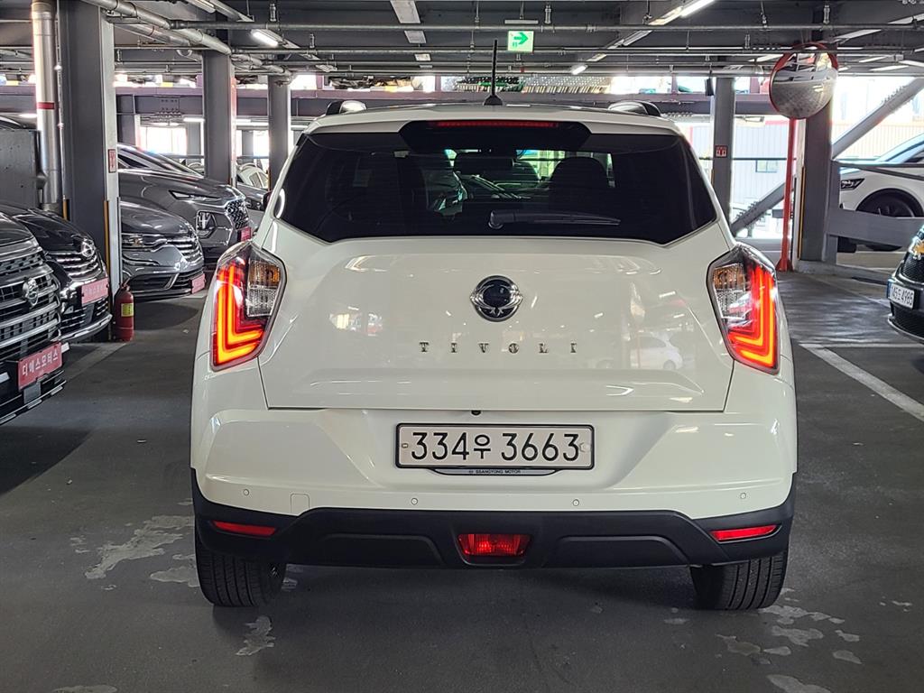Ssangyong Tivoli - Vista 4