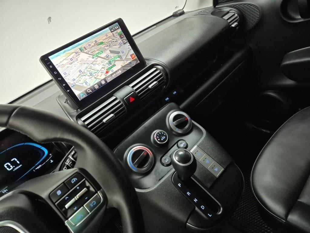 HYUNDAI Casper - Vista 10