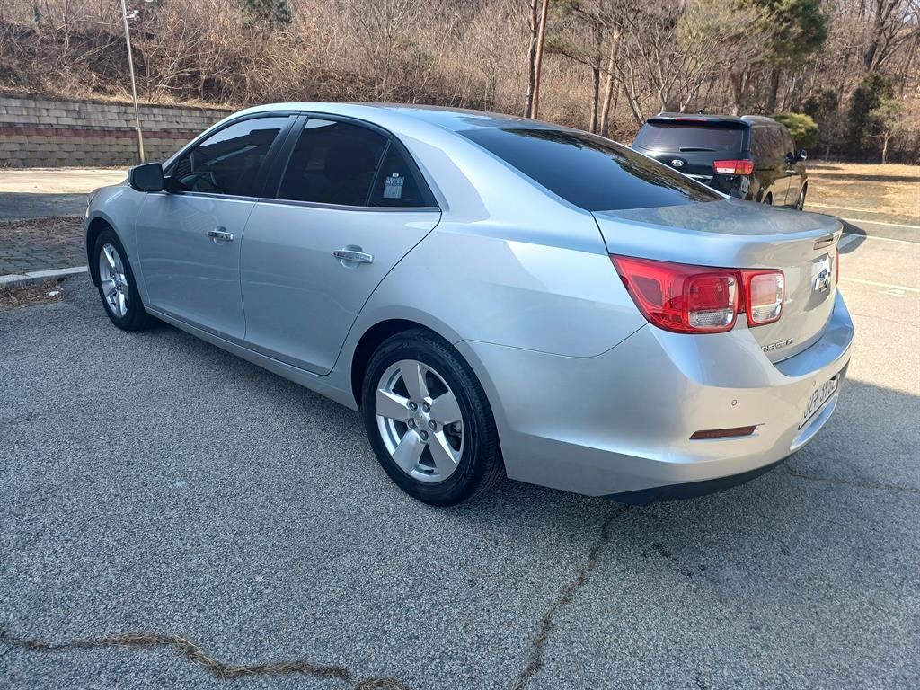 Chevrolet Malibu - Vista 8