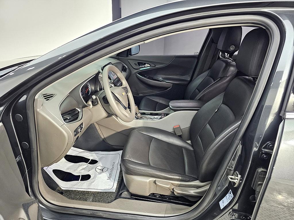 Chevrolet Malibu - Vista 8