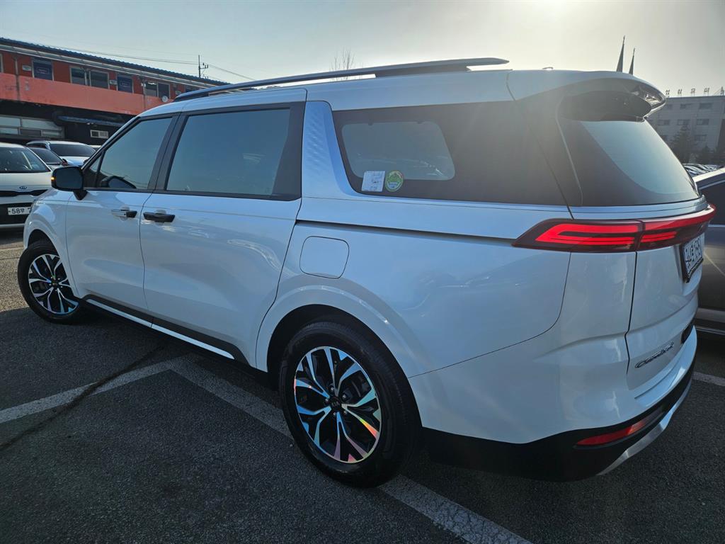 KIA Carnival - Vista 3