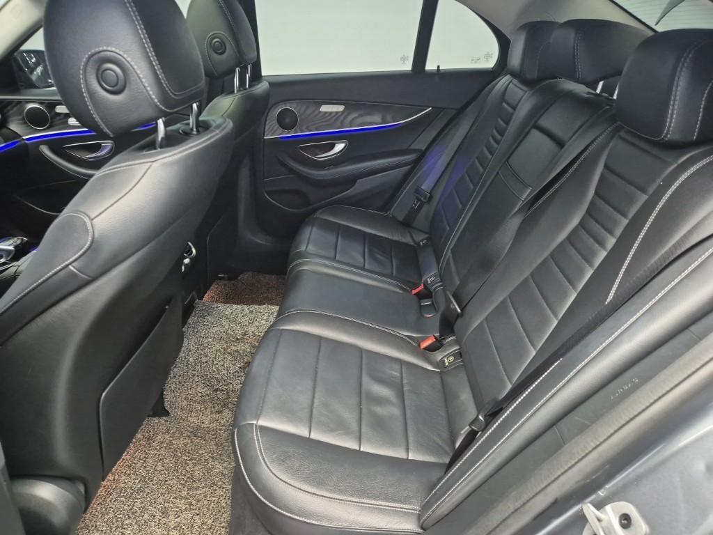 Mercedes Benz E class 2019 Gris - Importación desde Corea - HF Imports Iquique - Foto 17