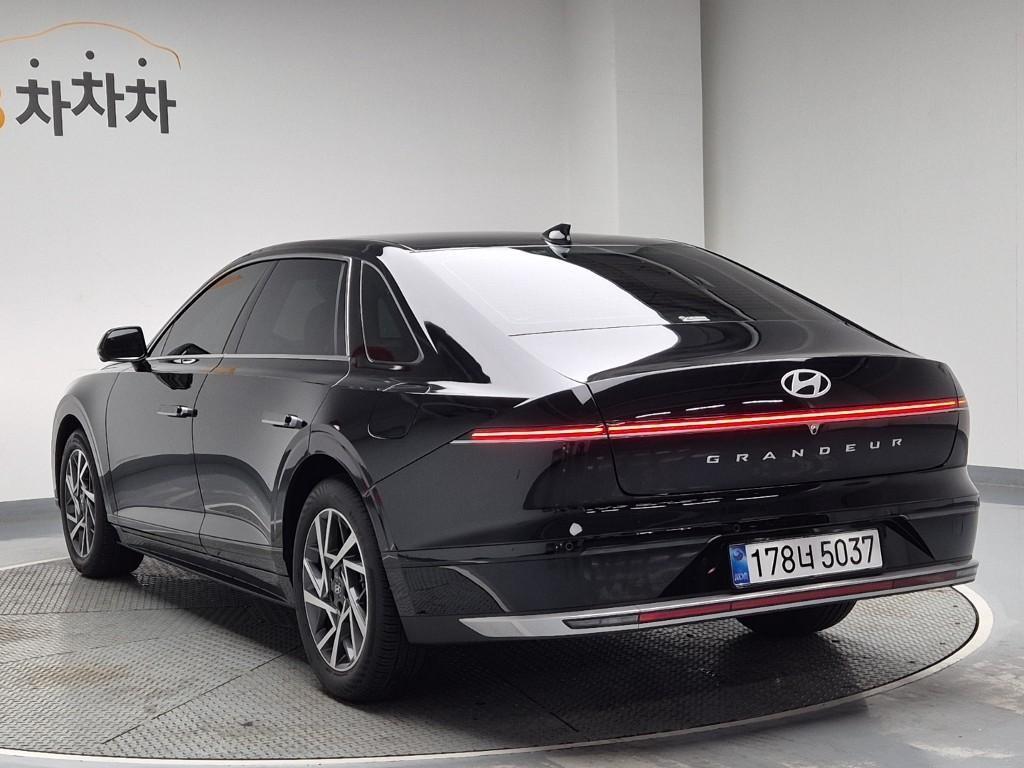 HYUNDAI Grandeur - Vista 2