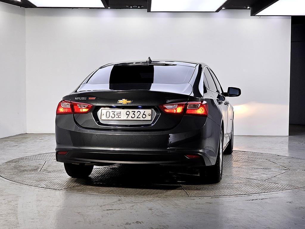 Chevrolet Malibu - Vista 3