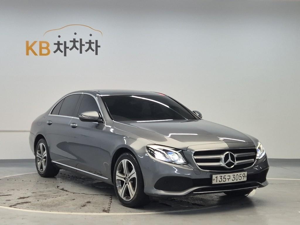 Mercedes Benz E class - Vista 2
