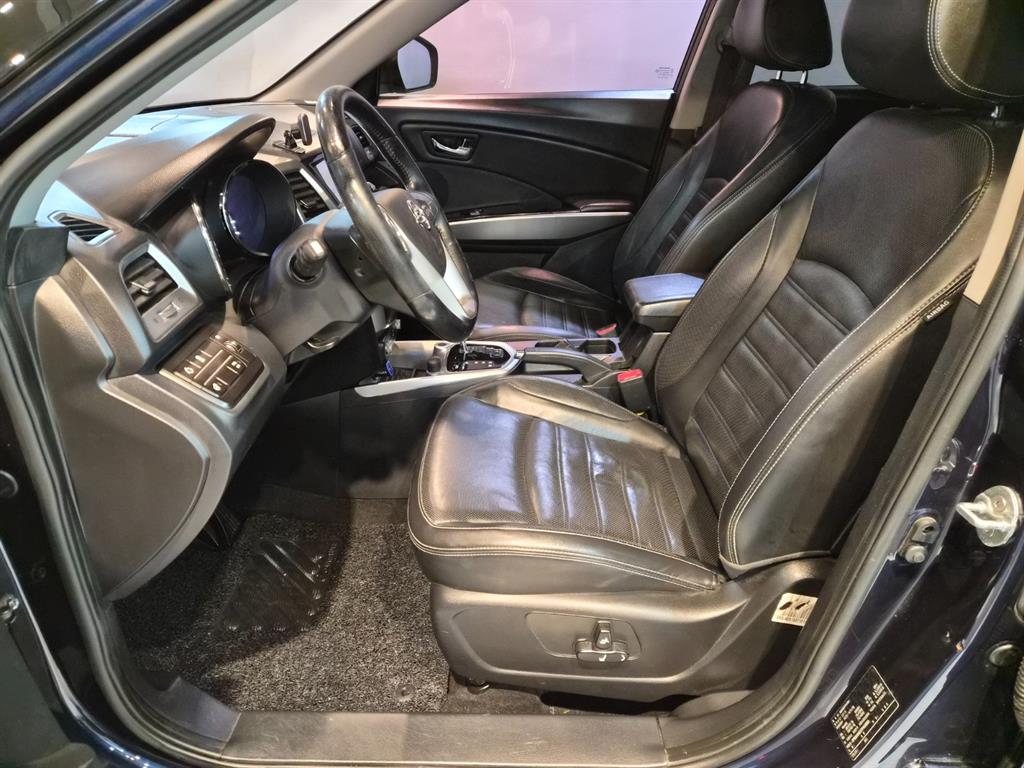 Ssangyong Tivoli - Vista 10