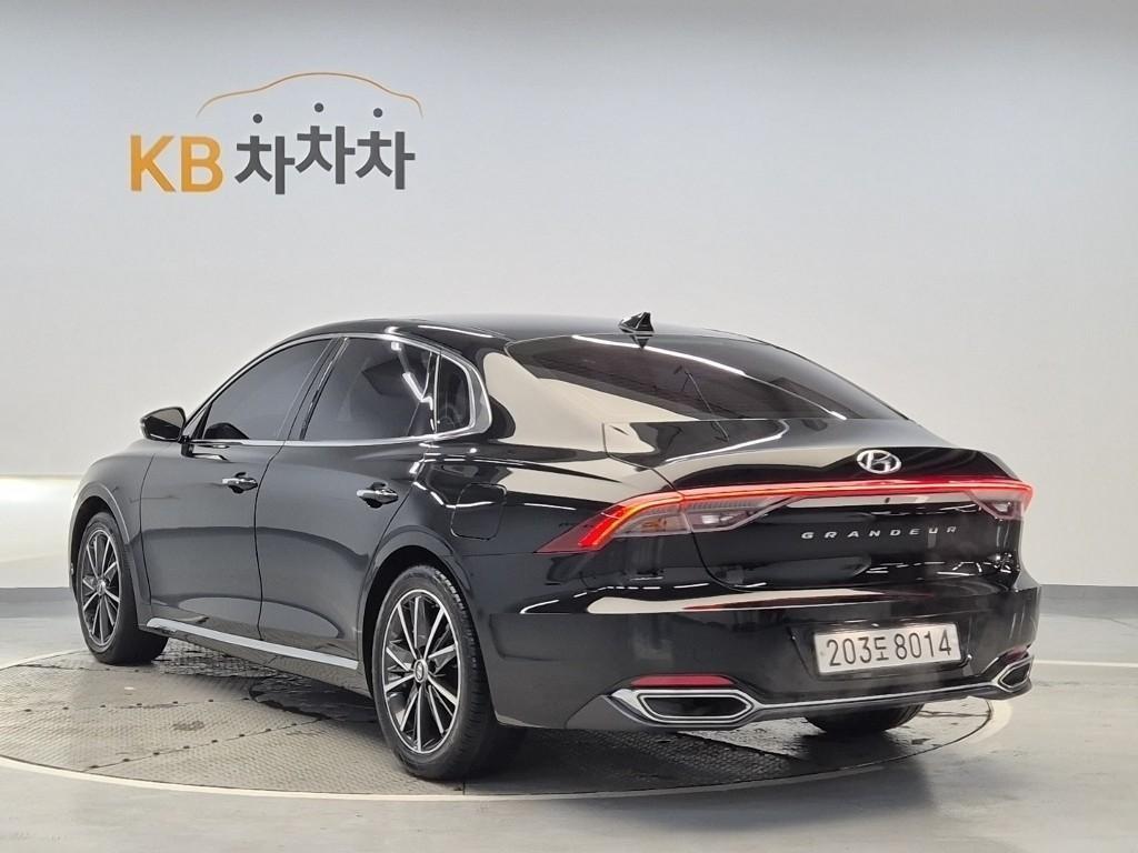 HYUNDAI Grandeur - Vista 2