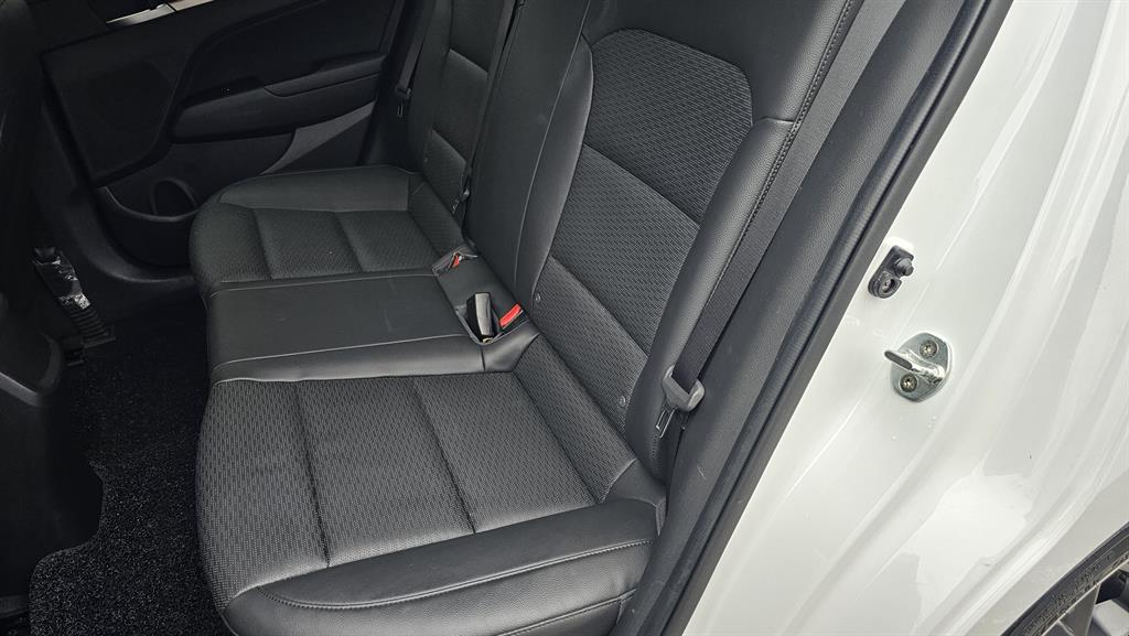 HYUNDAI Avante - Vista 8