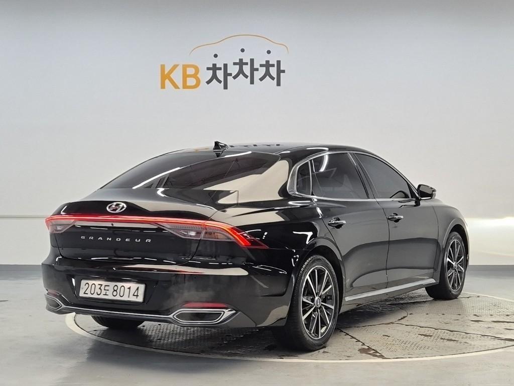 HYUNDAI Grandeur - Vista 3