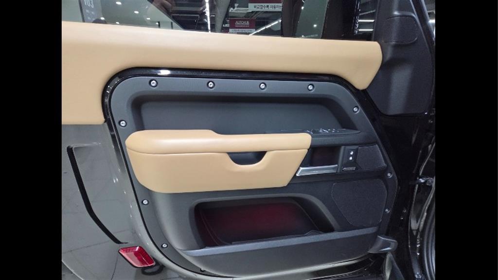 Land Rover Defender 2025 Negro - Importación desde Corea - HF Imports Iquique - Foto 16