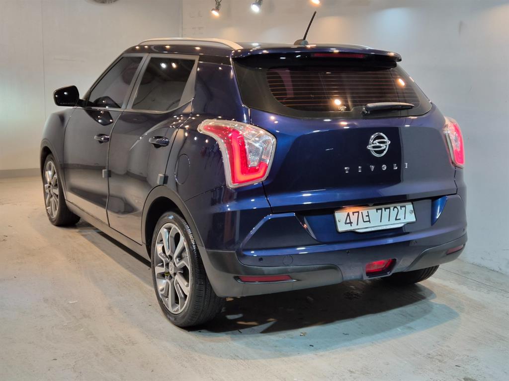 Ssangyong Tivoli - Vista 4