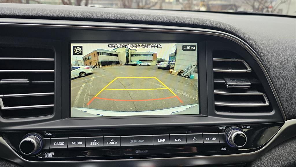 HYUNDAI Avante - Vista 11