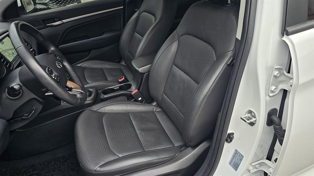 HYUNDAI Avante - Vista 7