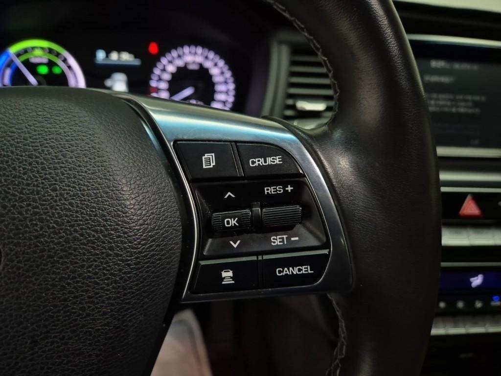 HYUNDAI Sonata - Vista 12