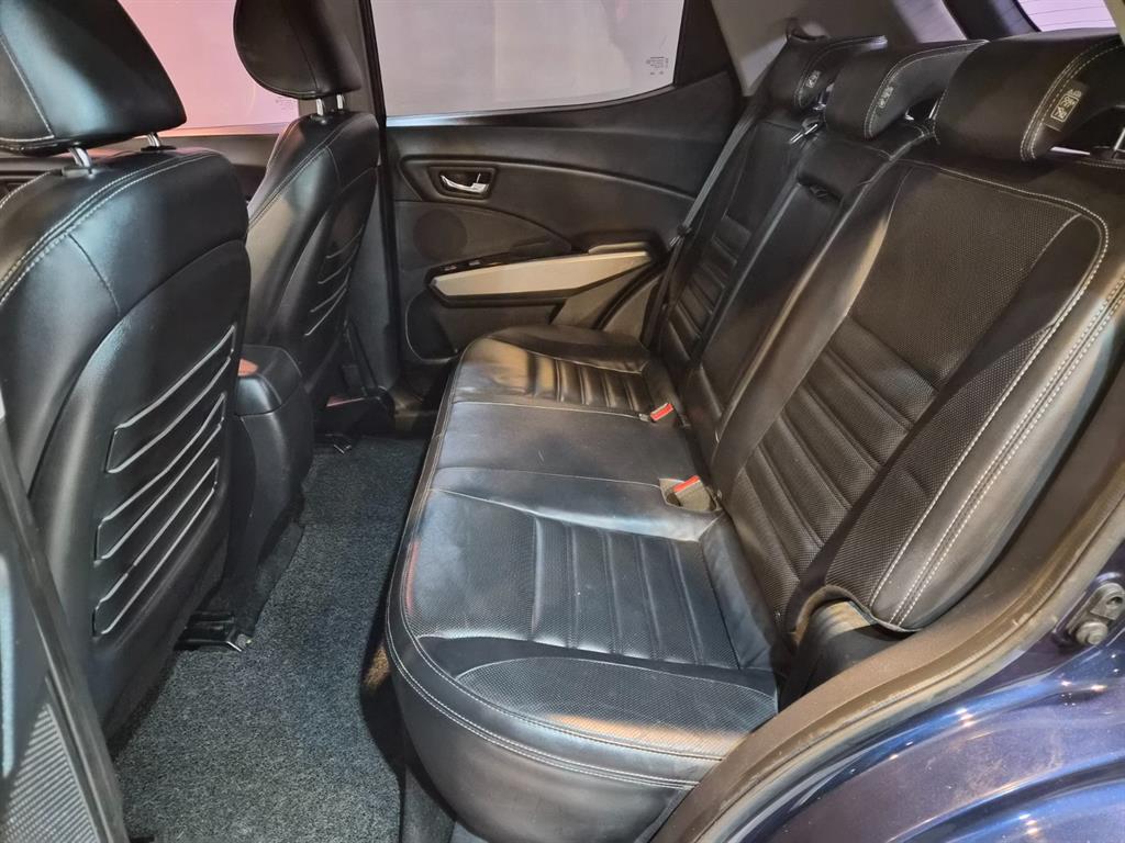 Ssangyong Tivoli - Vista 6