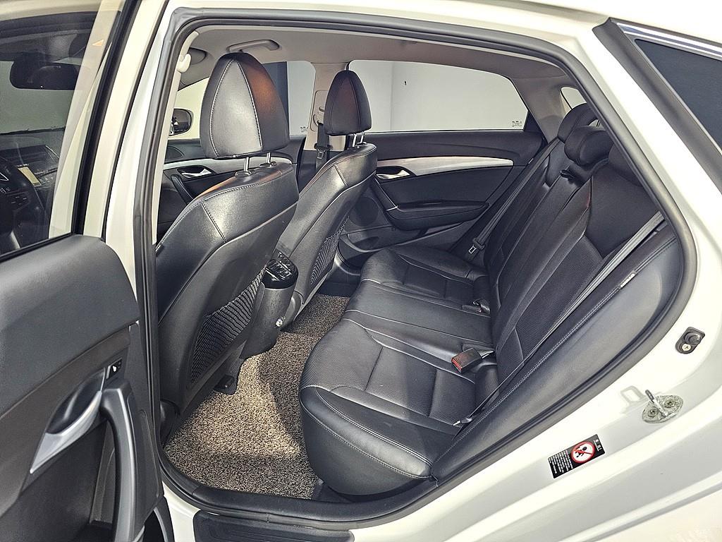 HYUNDAI i40 - Vista 9