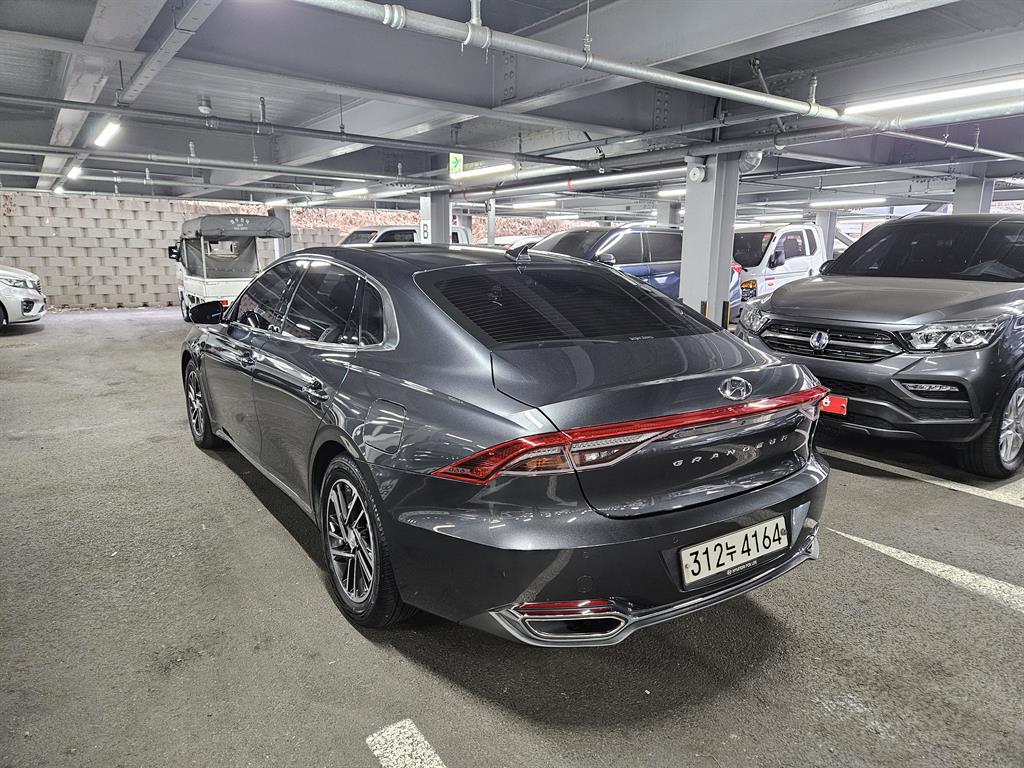 HYUNDAI Grandeur - Vista 4