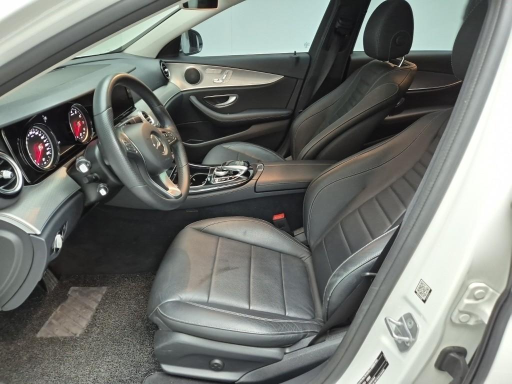 Mercedes Benz E class - Vista 9