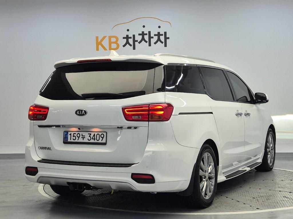 KIA Carnival - Vista 2