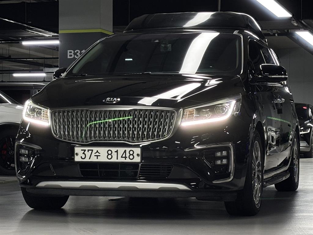 KIA Carnival 2019 Negro - Importación desde Corea - HF Imports Iquique - Foto 1