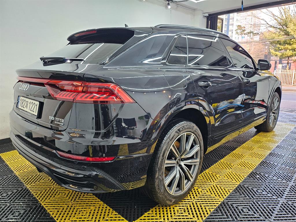Audi Q8 - Vista 4