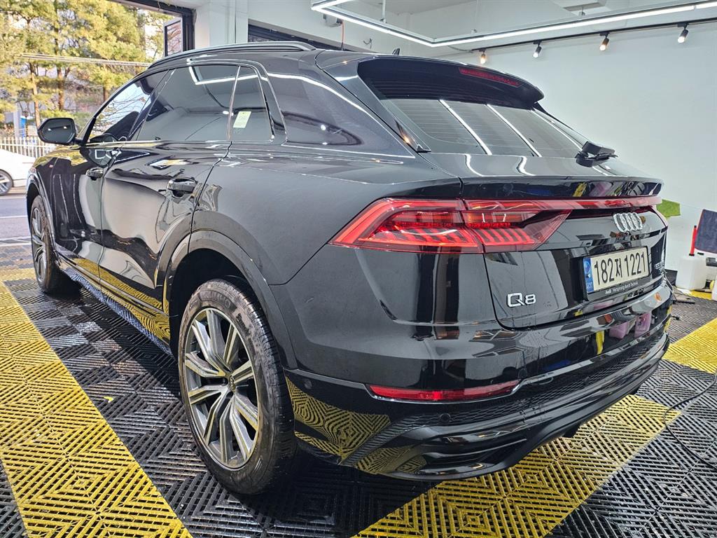 Audi Q8 - Vista 5