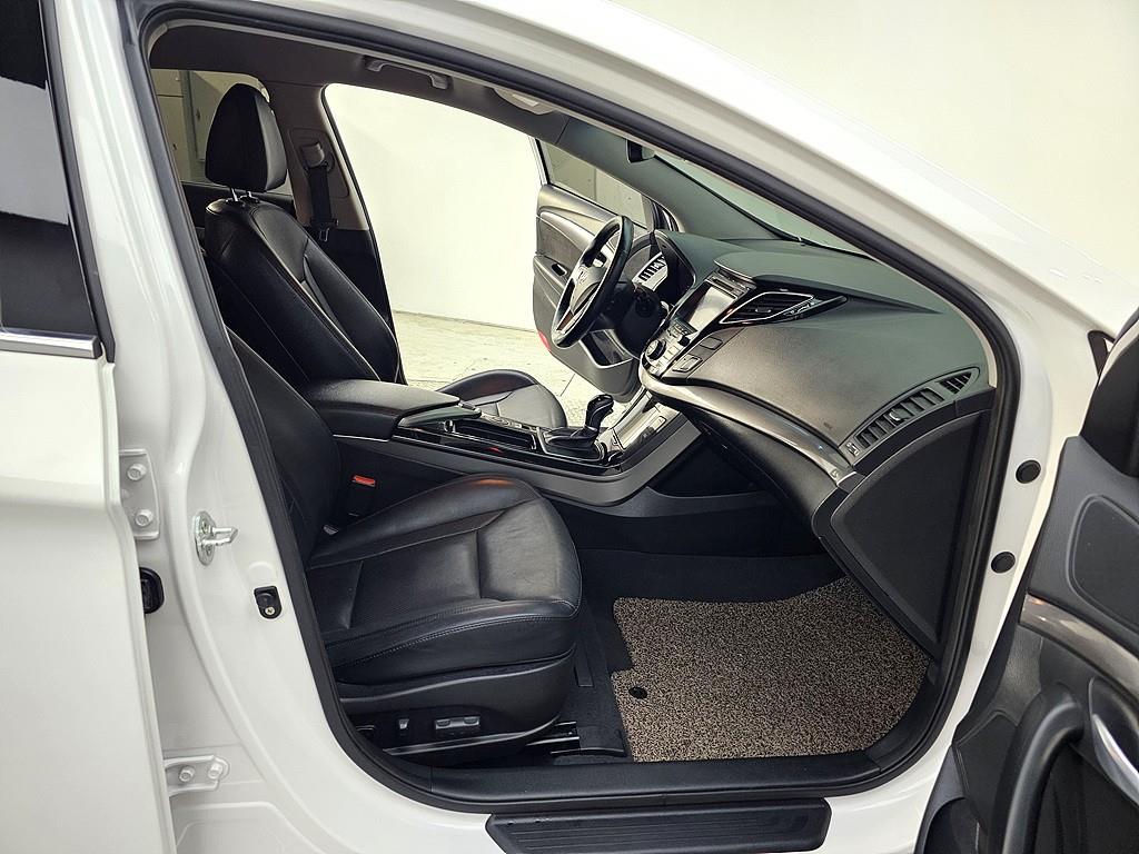 HYUNDAI i40 - Vista 11