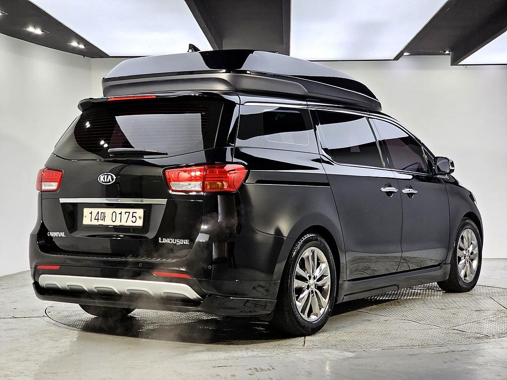 KIA Carnival - Vista 4