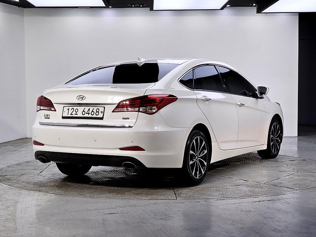 HYUNDAI i40 - Vista 4