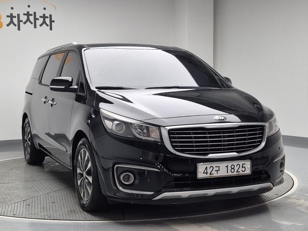KIA Carnival - Vista 4