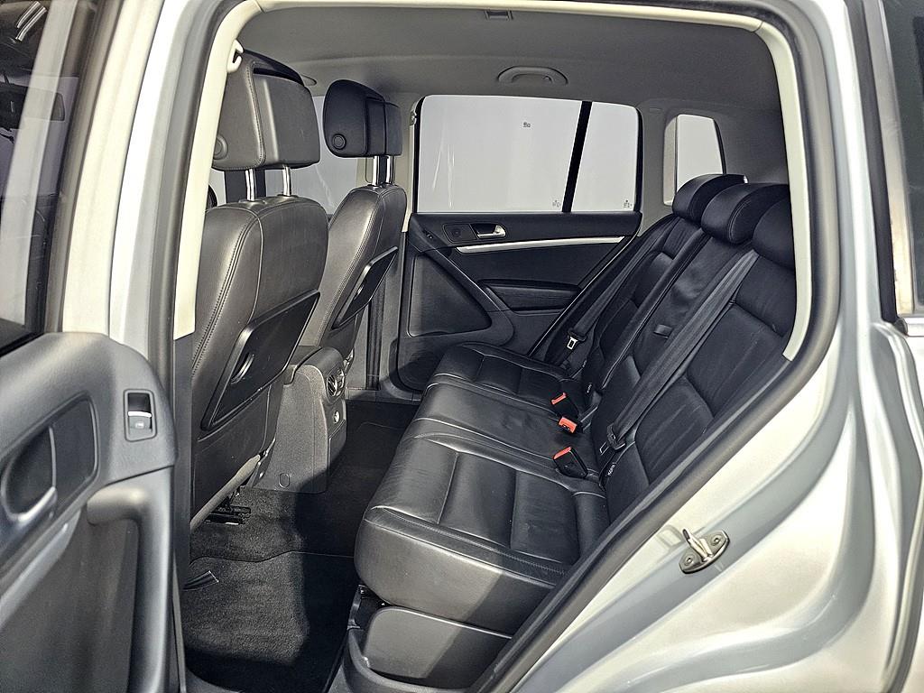 Volkswagen Tiguan - Vista 9