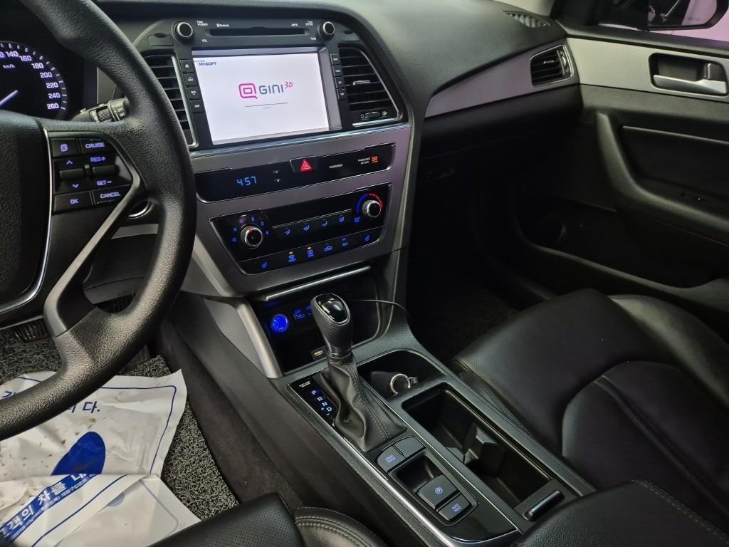 HYUNDAI Sonata - Vista 10