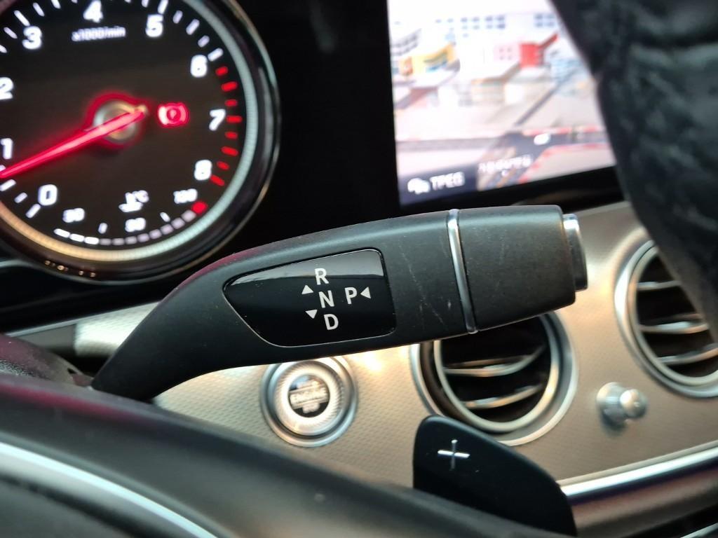 Mercedes Benz E class - Vista 11