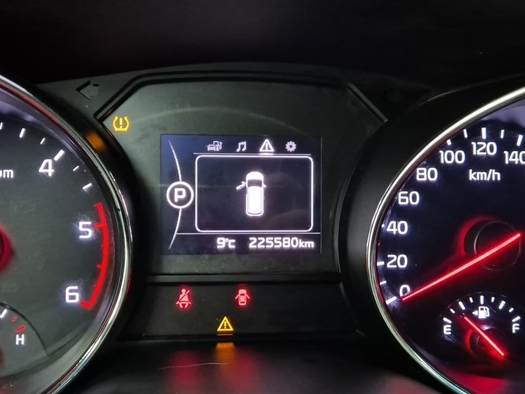 KIA Carnival - Vista 6