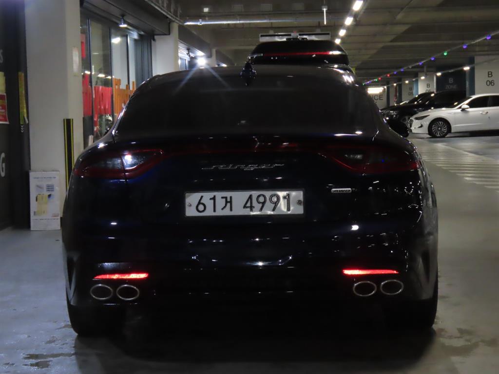 KIA Stinger - Vista 9