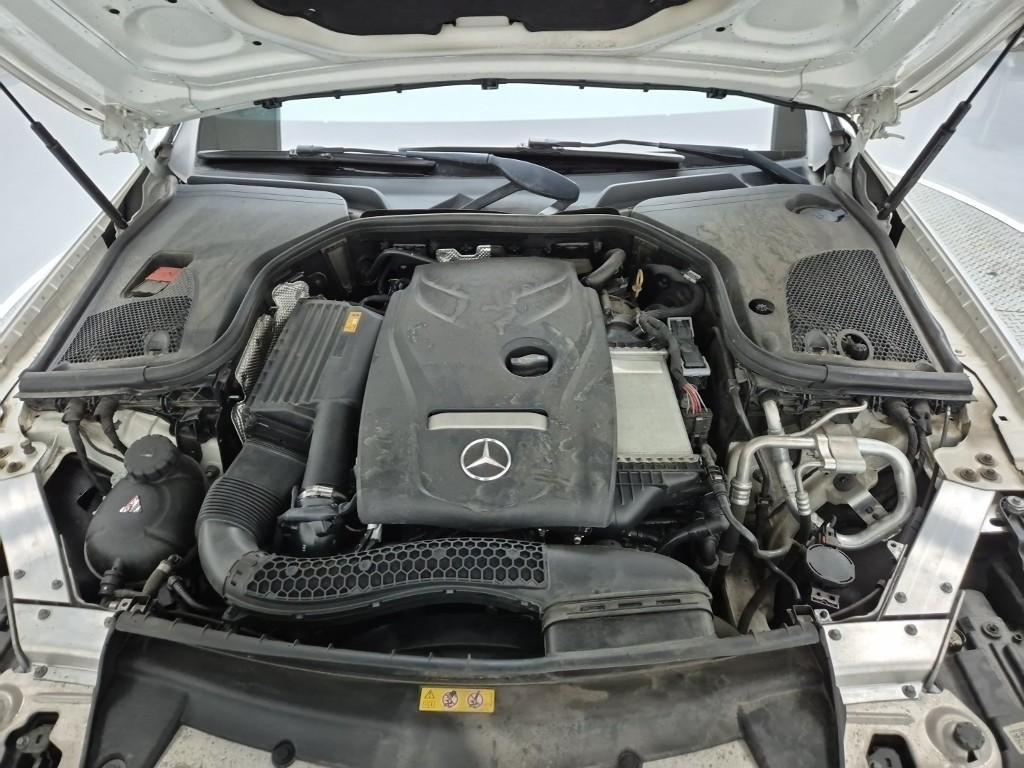 Mercedes Benz E class - Vista 8
