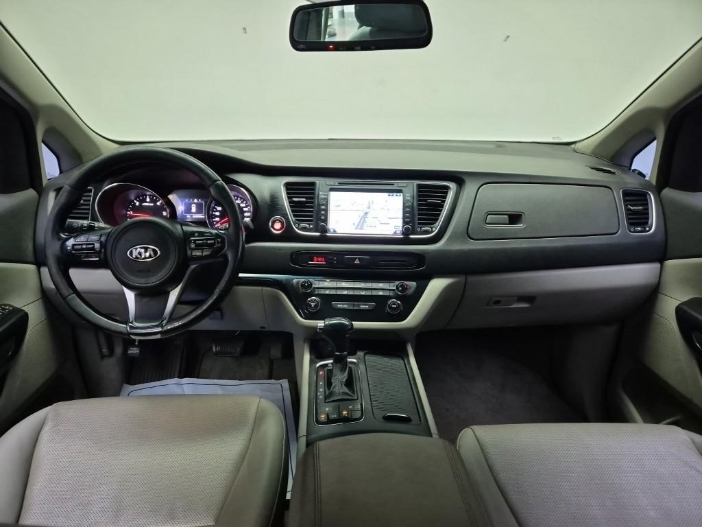 KIA Carnival - Vista 7